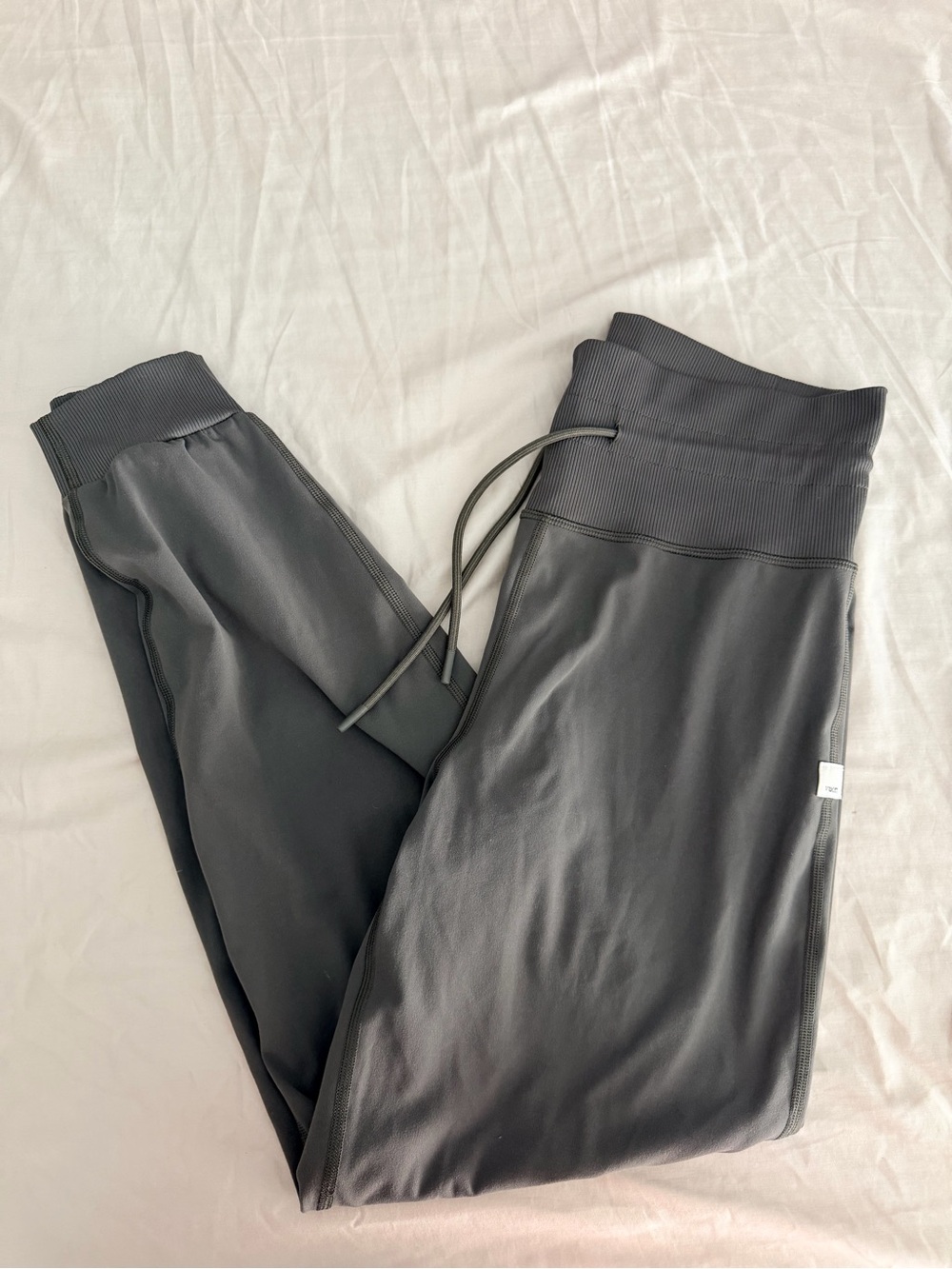 Vuori green daily jogger pants medium